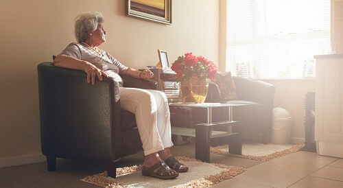 How to Help a Senior Relative Live Independently and Safely